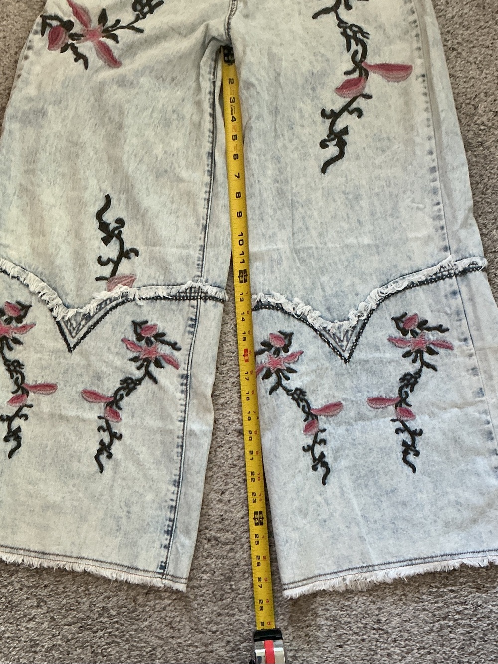 New POL Embroidered Wide-Leg Jeans ~ Light Wash - Picture 10 of 14